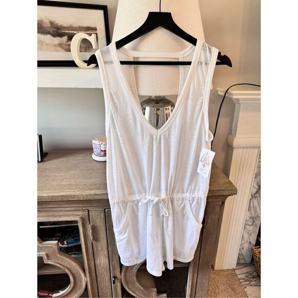 Becca NWT Beach Date Open Back Cover-Up Romper In White Size Small - Picture 3 of 11